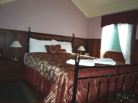 Pemberton Old Picture Theatre Holiday Apartments - Tourism Brisbane 4
