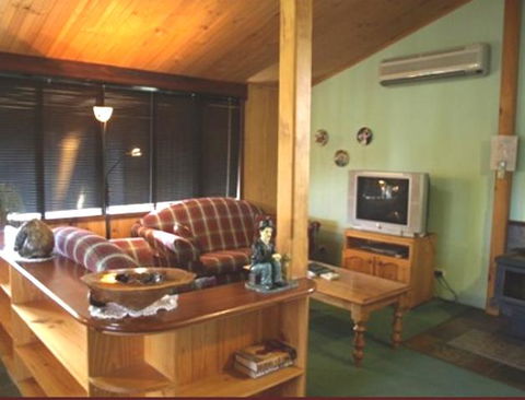 Pemberton Old Picture Theatre Holiday Apartments - Tourism Brisbane 15