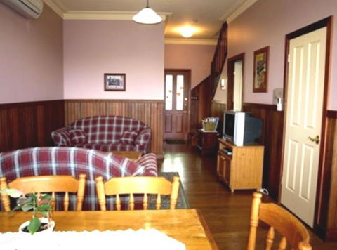 Pemberton Old Picture Theatre Holiday Apartments - Tourism Brisbane 5