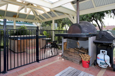 Busselton Guest House - Tourism Brisbane 38