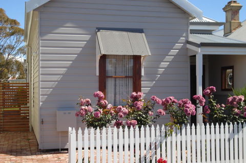 Bluebird Cottage - Tourism Brisbane 0