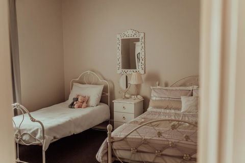 Bluebird Cottage - Tourism Brisbane 2