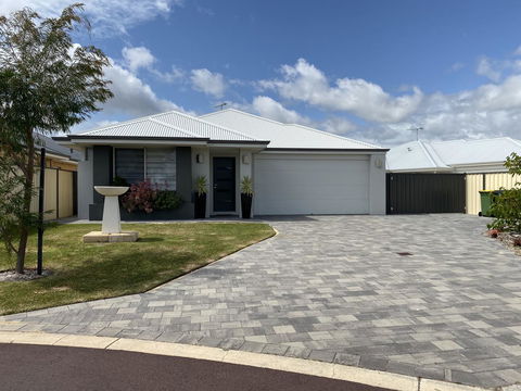 Be Wowed By Bayou - Busselton - Tourism Brisbane 0