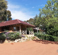 Eleebana Guest House - Tourism Brisbane
