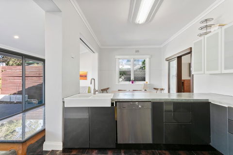 Heart Of Claremont Gem - Free WiFi - Tourism Brisbane 14