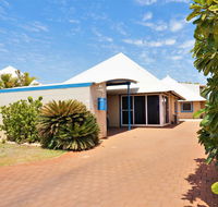 Osprey Holiday Village Unit 119 - Close to the pool - Tourism Brisbane