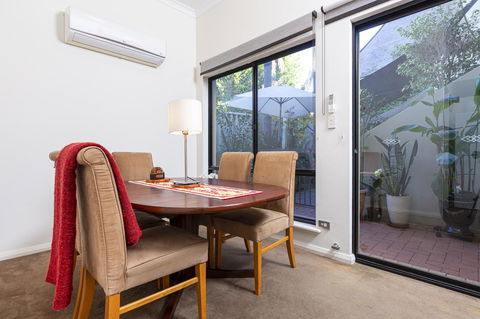 Como Executive Apartment - Tourism Brisbane 10