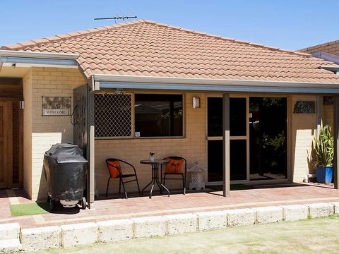 Garden Studio - Tourism Brisbane 0