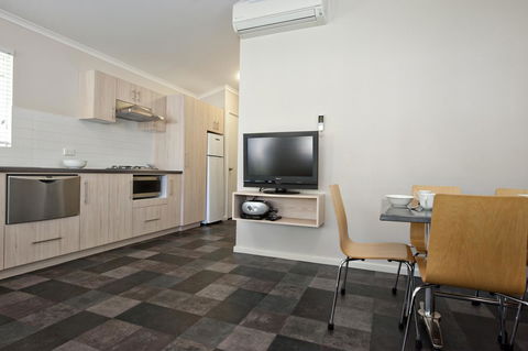 Mandalay Holiday Resort And Tourist Park - Tourism Brisbane 13
