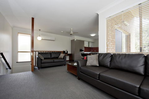 Mandalay Holiday Resort And Tourist Park - Tourism Brisbane 7