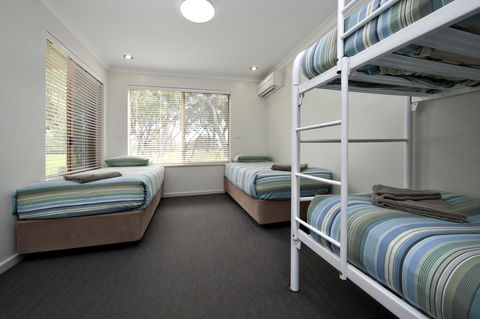 Mandalay Holiday Resort And Tourist Park - Tourism Brisbane 1