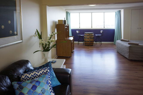 Studio 302 With Ocean Views - Brisbane Tourism 8