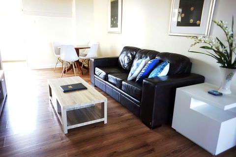 Studio 302 With Ocean Views - Brisbane Tourism 3