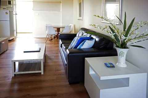 Studio 302 With Ocean Views - Brisbane Tourism 13