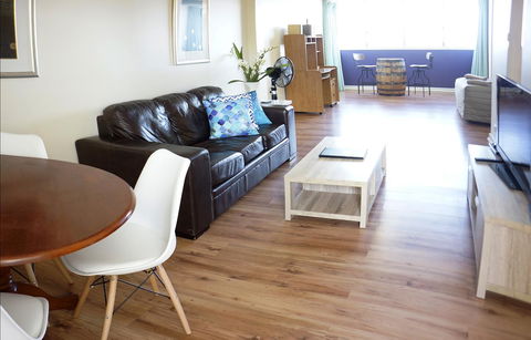 Studio 302 With Ocean Views - Brisbane Tourism 9