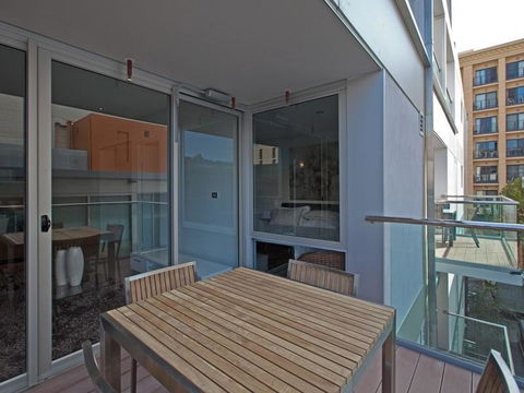 Astra Apartments Perth - Zenith - Brisbane Tourism 3