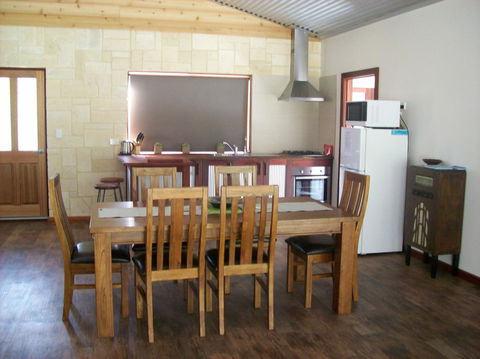 SilverSprings Spa Retreat Pet Friendly Cottages And Glampings - Tourism Brisbane 18