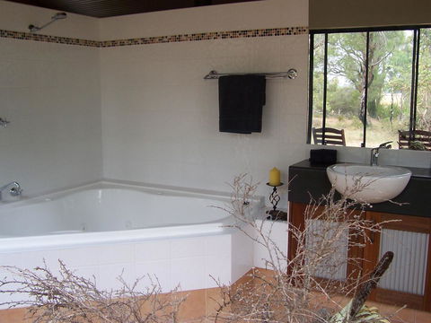 SilverSprings Spa Retreat Pet Friendly Cottages And Glampings - Tourism Brisbane 14