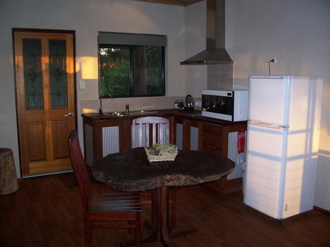 SilverSprings Spa Retreat Pet Friendly Cottages And Glampings - Tourism Brisbane 22