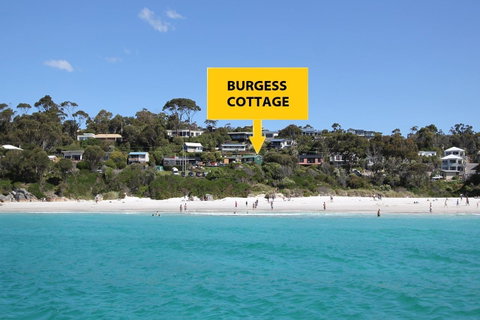 BINALONG BEACH COTTAGE Beachfront At Bay Of Fires Next To Restaurant - Brisbane Tourism 0