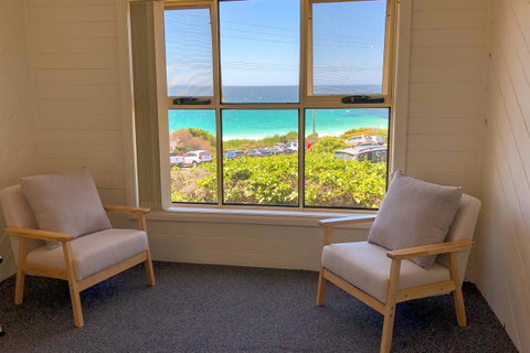 BINALONG BEACH COTTAGE Beachfront At Bay Of Fires Next To Restaurant - Brisbane Tourism 3