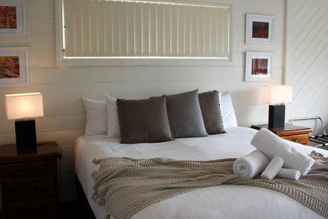 BINALONG BEACH COTTAGE Beachfront At Bay Of Fires Next To Restaurant - Brisbane Tourism 17