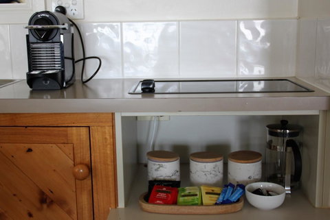 BINALONG BEACH COTTAGE Beachfront At Bay Of Fires Next To Restaurant - Brisbane Tourism 11