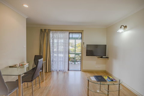 Queechy Motel - Brisbane Tourism 21
