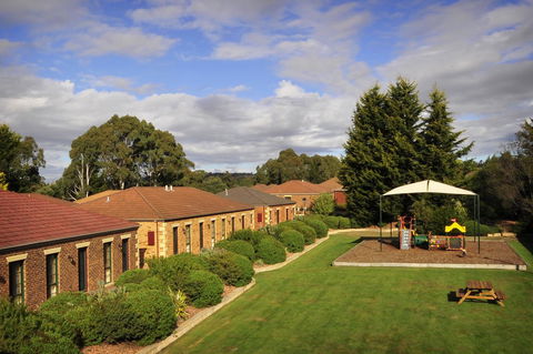 Country Club Villas - Tourism Brisbane 0