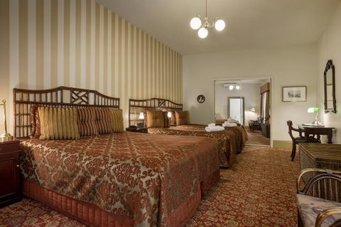 Hadley\'s Orient Hotel - Brisbane Tourism 21