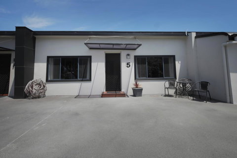 Georges Bay Apartments - Brisbane Tourism 31