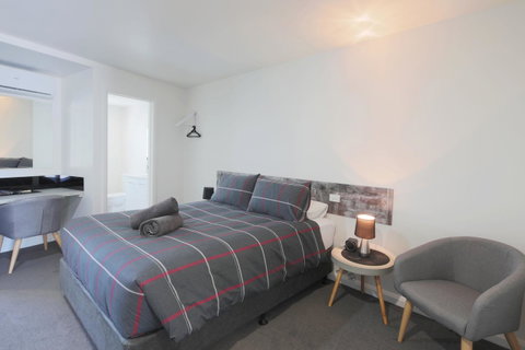 Georges Bay Apartments - Brisbane Tourism 22