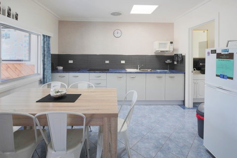 Georges Bay Apartments - Brisbane Tourism 36