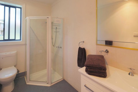 Georges Bay Apartments - Brisbane Tourism 32
