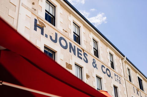 The Henry Jones Art Hotel - Brisbane Tourism 0