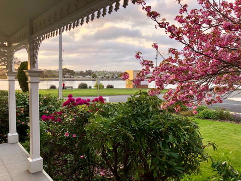 Riverbank Villa - Brisbane Tourism 9