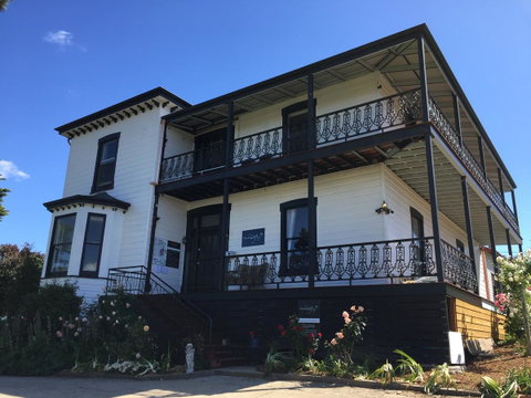 The Dragonfly Inn - Brisbane Tourism 1