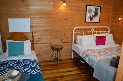 The Dragonfly Inn - Brisbane Tourism 16