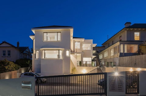 110 Hampden Apartments - Tourism Brisbane 0