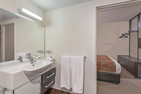 Mantra One Sandy Bay Road - Brisbane Tourism 21