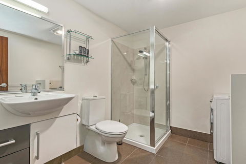 Mantra One Sandy Bay Road - Brisbane Tourism 11