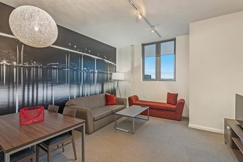 Mantra One Sandy Bay Road - Brisbane Tourism 3