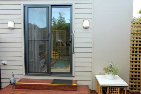 Kingston Beach-House Retreat - Tourism Brisbane 0