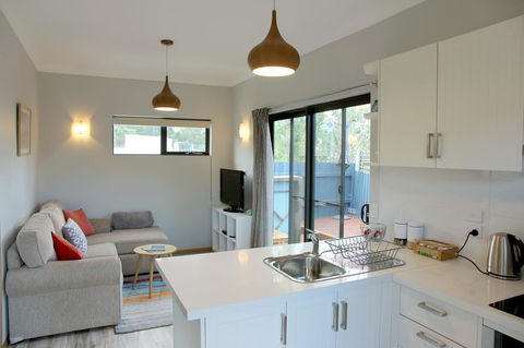 Kingston Beach-House Retreat - Tourism Brisbane 8