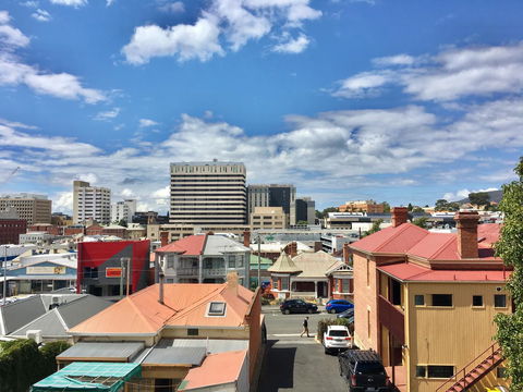 Hobart Inner City Apartment - Brisbane Tourism 13