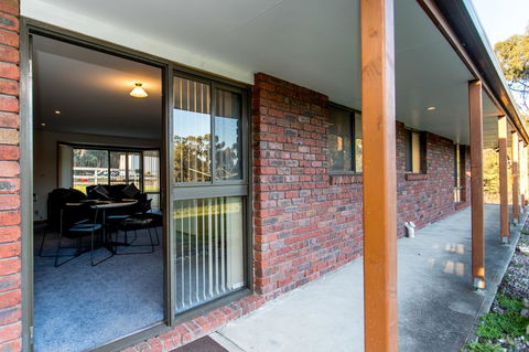 Acton Park Holiday Units - Brisbane Tourism 2
