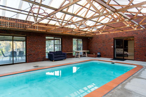 Acton Park Holiday Units - Brisbane Tourism 13