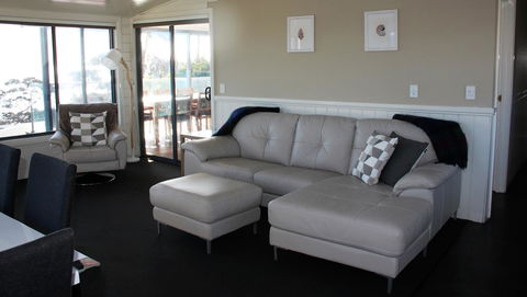 SEA EAGLE COTTAGE Amazing Views Of Bay Of Fires - Tourism Brisbane 5