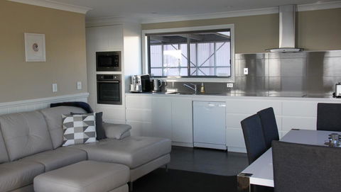SEA EAGLE COTTAGE Amazing Views Of Bay Of Fires - Tourism Brisbane 23