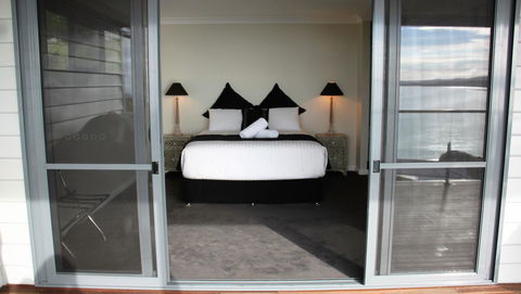 SEA EAGLE COTTAGE Amazing Views Of Bay Of Fires - Tourism Brisbane 8